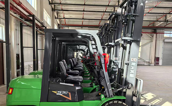 不同工况如何匹配天水叉车？从仓储到物流的解决方案